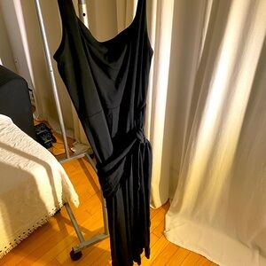 Worn twice / super cute great figure dress ARITZIA